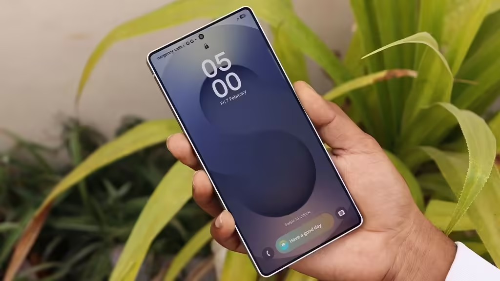 三星One UI 7正式版系统将在4月开始推送